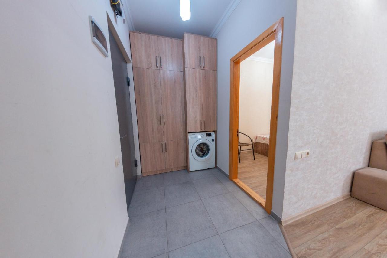 5 Apartment In One Boulding - Near Stadium Batumi Exterior photo